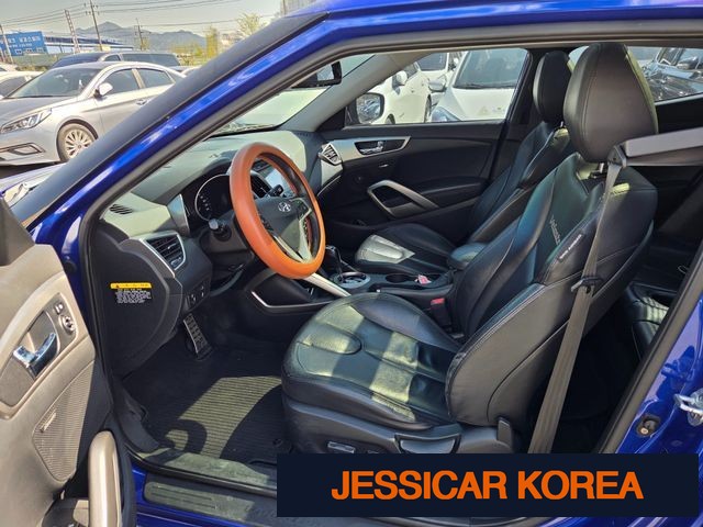 2012 Hyundai Veloster - Thumbnail 2
