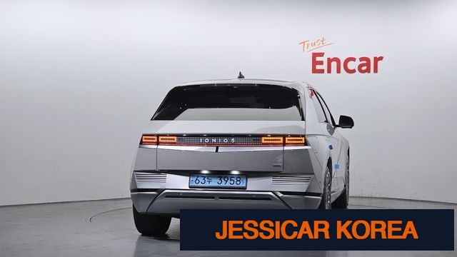 2022 Hyundai Ioniq 5 - Thumbnail 5