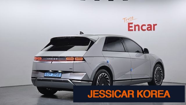 2022 Hyundai Ioniq 5 - Thumbnail 11