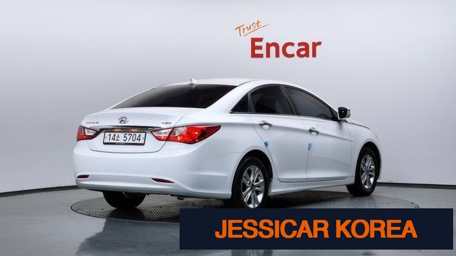 2012 Hyundai YF Sonata - Thumbnail 6