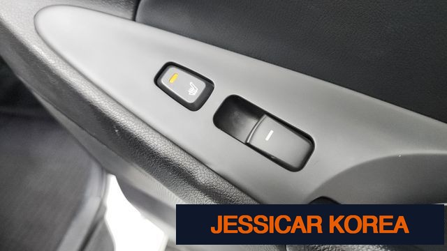 2012 Hyundai YF Sonata - Thumbnail 9