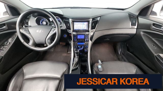 2012 Hyundai YF Sonata - Thumbnail 15