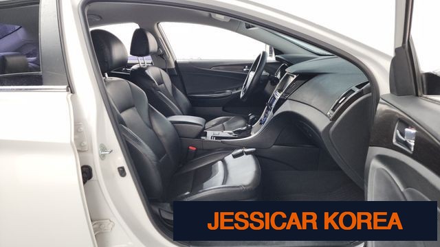 2012 Hyundai YF Sonata - Thumbnail 16