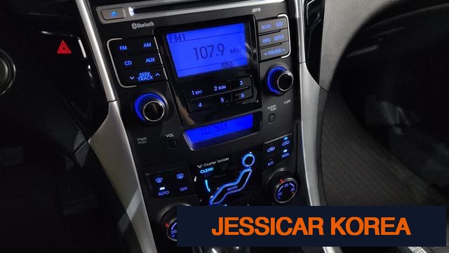 2012 Hyundai YF Sonata - Thumbnail 18