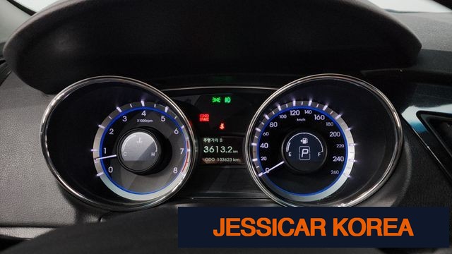 2012 Hyundai YF Sonata - Thumbnail 19