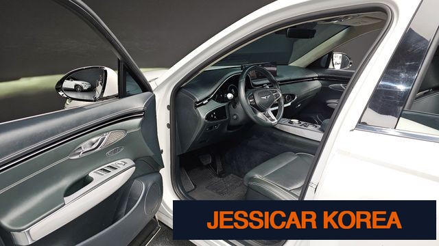 2022 Genesis Electrified GV70 - Thumbnail 3