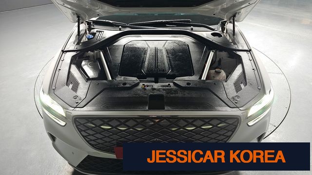 2022 Genesis Electrified GV70 - Thumbnail 6