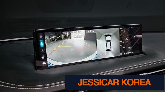 2022 Genesis Electrified GV70 - Thumbnail 11