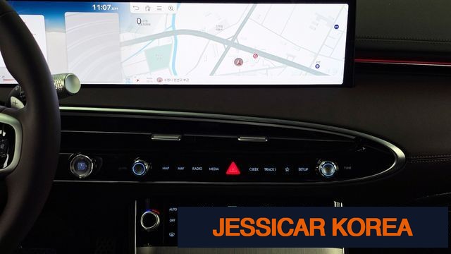2026 Genesis GV70 - Thumbnail 7