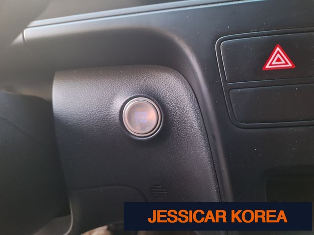 2022 Hyundai Staria - Thumbnail 4