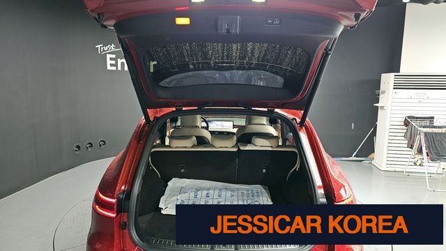 2025 Genesis GV70 - Thumbnail 8