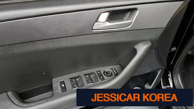 2015 Hyundai LF Sonata - Thumbnail 3