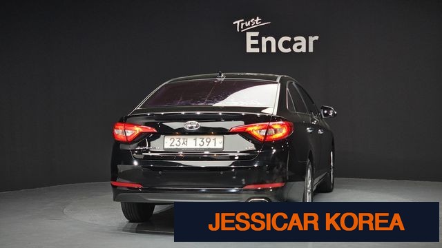 2015 Hyundai LF Sonata - Thumbnail 5