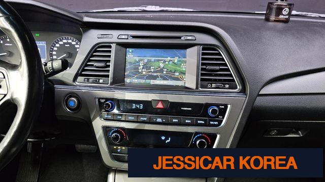 2015 Hyundai LF Sonata - Thumbnail 10