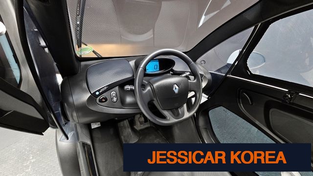 2018 Renault Korea Twizy - Thumbnail 9