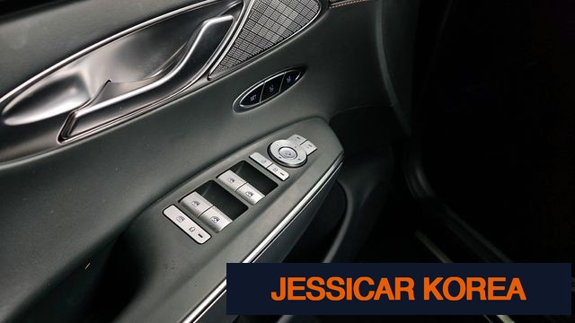 2021 Genesis GV70 - Thumbnail 3