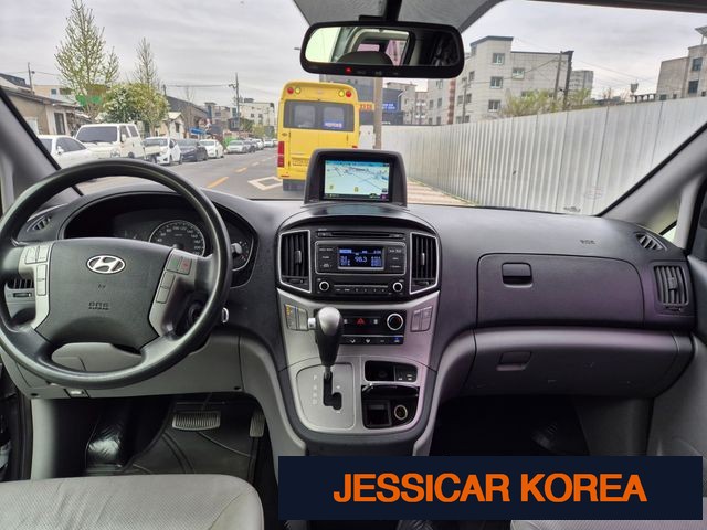 2016 Hyundai Grand Starex - Thumbnail 2