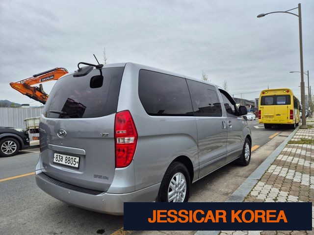 2016 Hyundai Grand Starex - Thumbnail 3