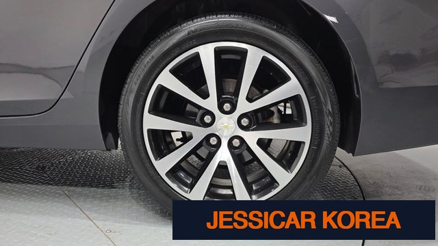 2015 Chevrolet Malibu - Thumbnail 3