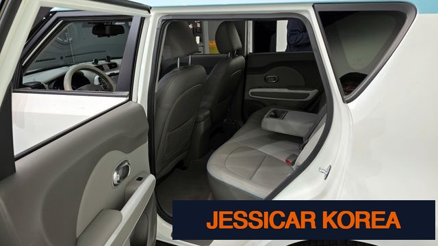 2018 Kia Soul EV - Thumbnail 2