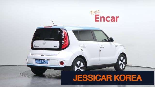 2018 Kia Soul EV - Thumbnail 3