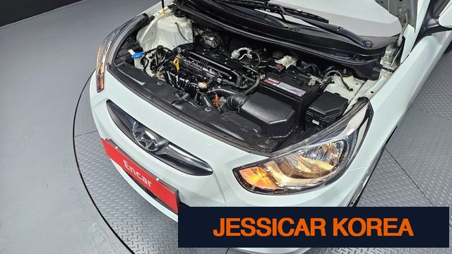 2012 Hyundai Accent (new model) - Thumbnail 4