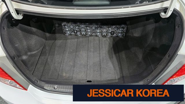 2012 Hyundai Accent (new model) - Thumbnail 10