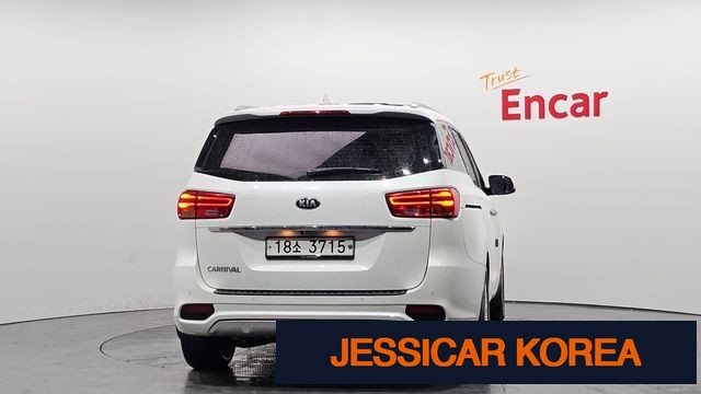 2019 Kia The New Carnival - Thumbnail 2