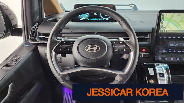 2025 Hyundai Staria - Thumbnail 8