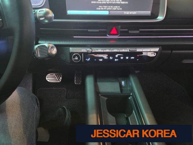 2023 Hyundai Ioniq 6 - Thumbnail 2