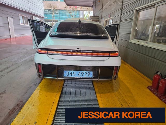 2023 Hyundai Ioniq 6 - Thumbnail 9