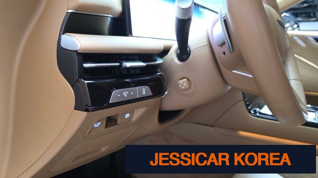 2025 Genesis G80 (RG3) - Thumbnail 2