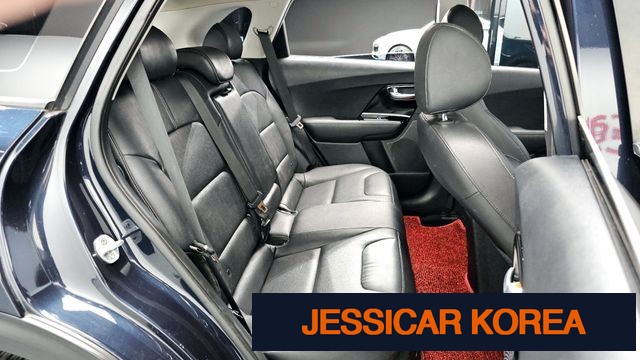 2017 Kia Niro - Thumbnail 11