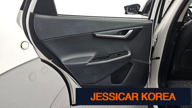 2022 Kia EV6 - Thumbnail 3