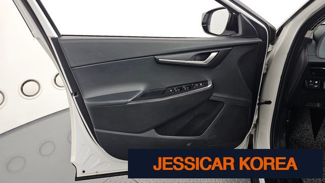 2022 Kia EV6 - Thumbnail 7