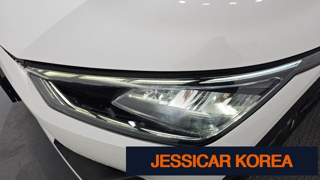 2022 Kia EV6 - Thumbnail 9