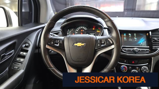 2017 Chevrolet The New Trax - Thumbnail 2
