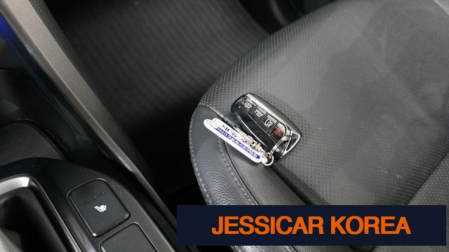 2013 Hyundai Santa Fe DM - Thumbnail 2
