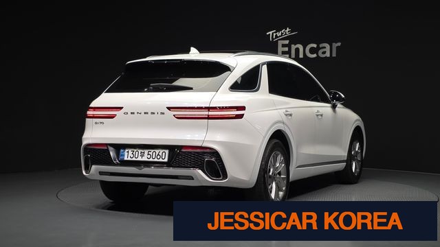 2023 Genesis GV70 - Thumbnail 11