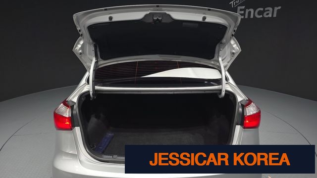 2015 Kia K3 - Thumbnail 11