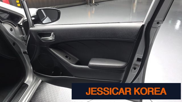 2015 Kia K3 - Thumbnail 2