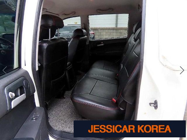 2013 KG Mobility Korando Sports - Thumbnail 4
