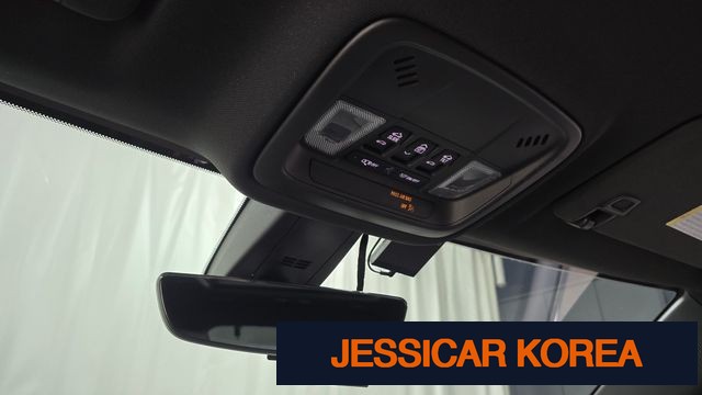 2023 Chevrolet Traverse - Thumbnail 14