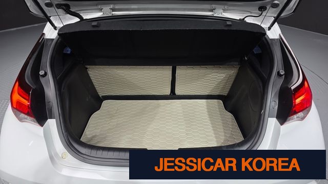 2019 Hyundai Veloster (JS) - Thumbnail 15