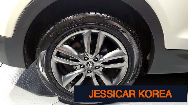 2013 Hyundai Santa Fe DM - Thumbnail 2
