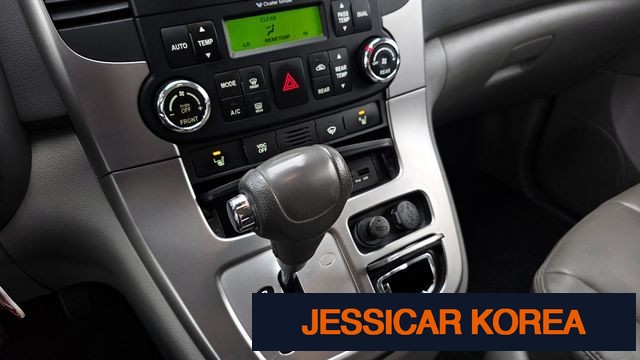 2013 Kia Carnival R - Thumbnail 2