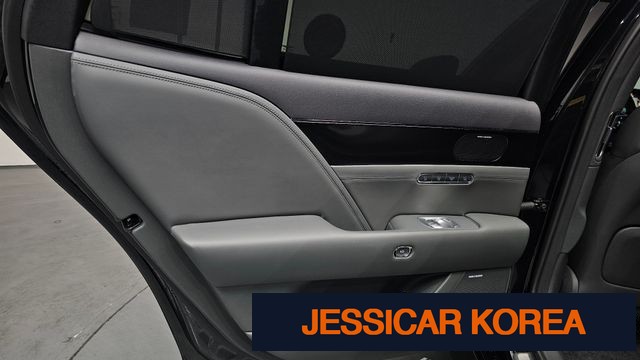2023 Genesis G90 (RS4) - Thumbnail 5