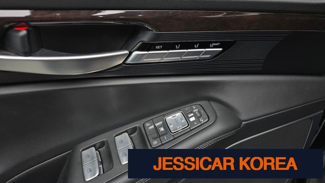 2016 Genesis EQ900 - Thumbnail 10