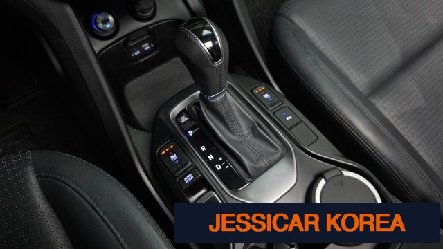 2015 Hyundai Santa Fe DM - Thumbnail 2