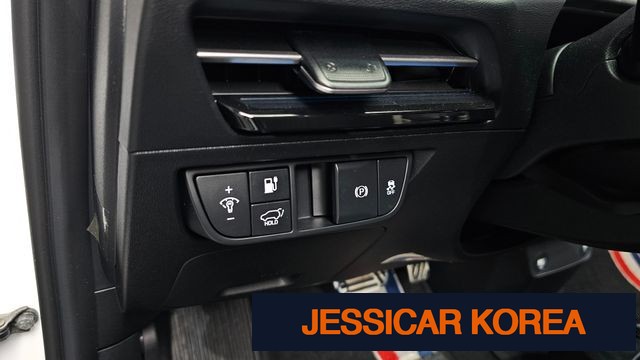 2022 Kia EV6 - Thumbnail 3